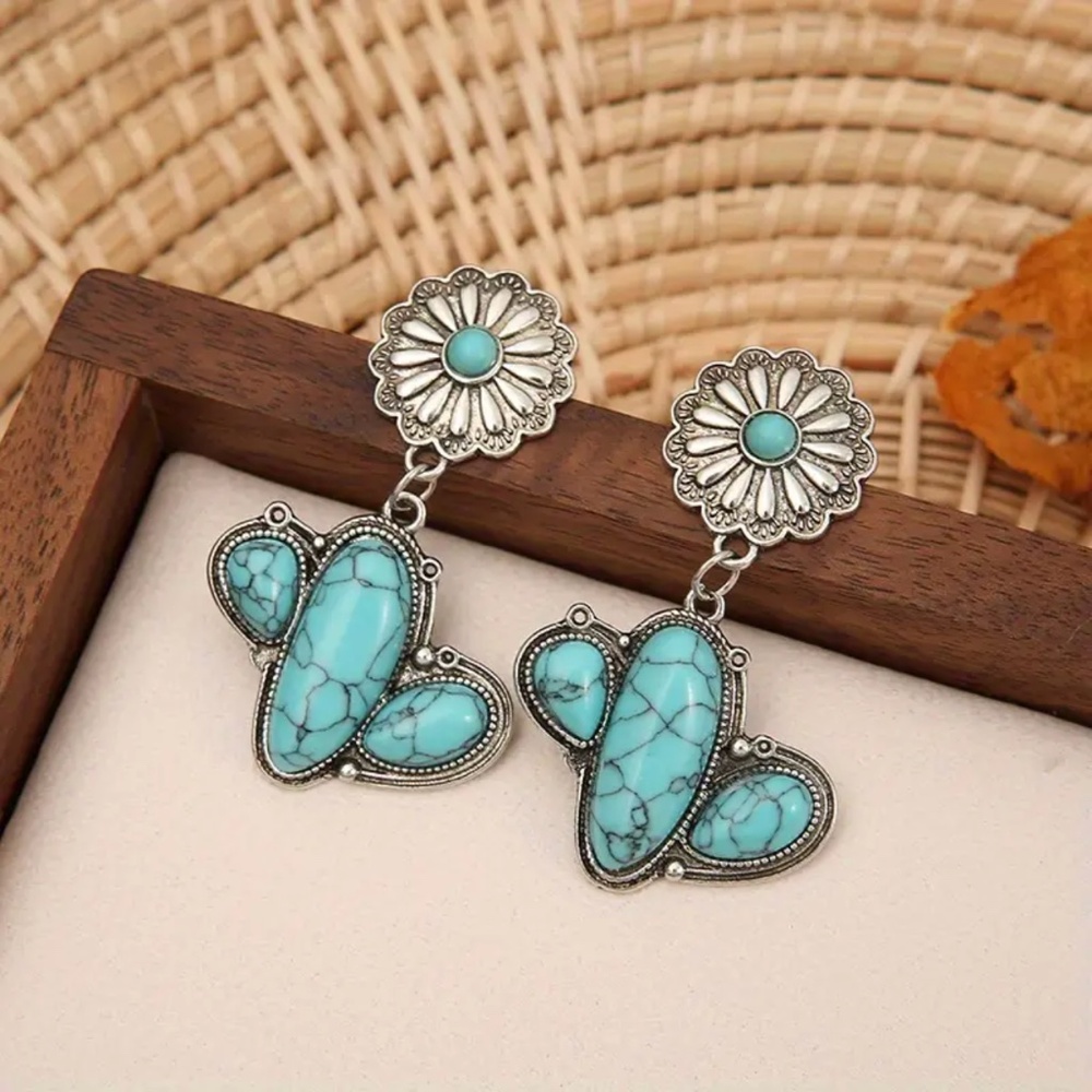 💎New Silver Bohemian Vintage Western Design Desert Cactus Turquoise Earrings